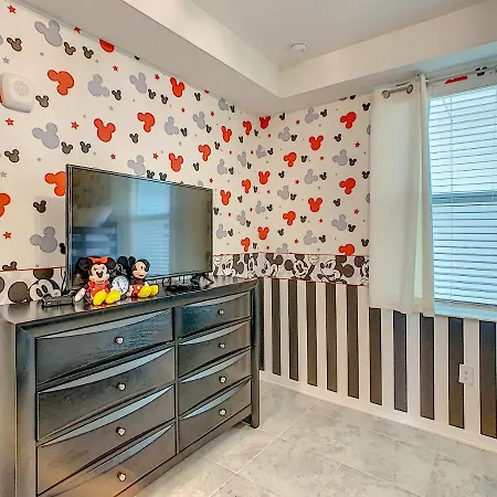 Luxury Brand New 2 Bedroom Apt Near Disney!